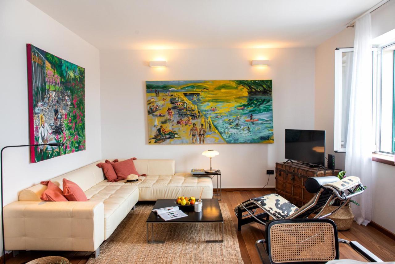 Airy Seafront 1920S Apartment Split Exterior photo