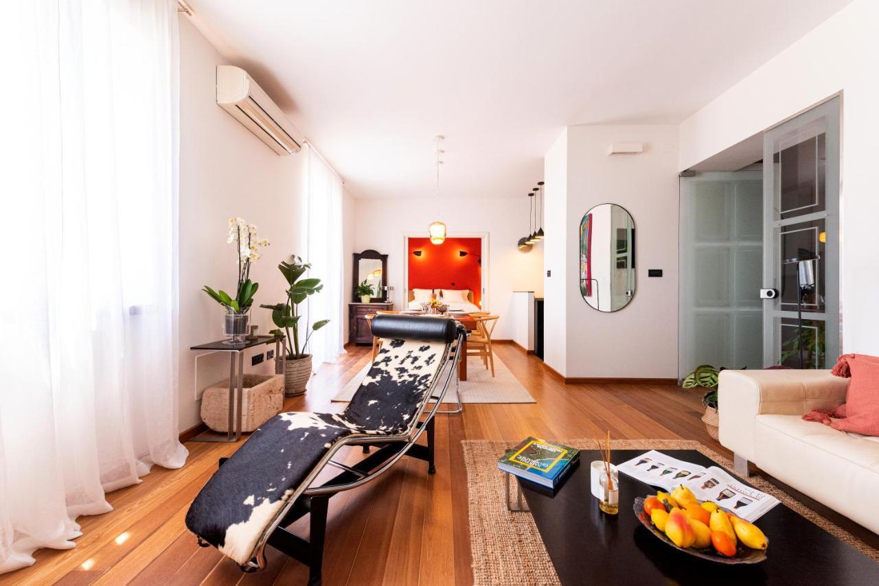 Airy Seafront 1920S Apartment Split Exterior photo